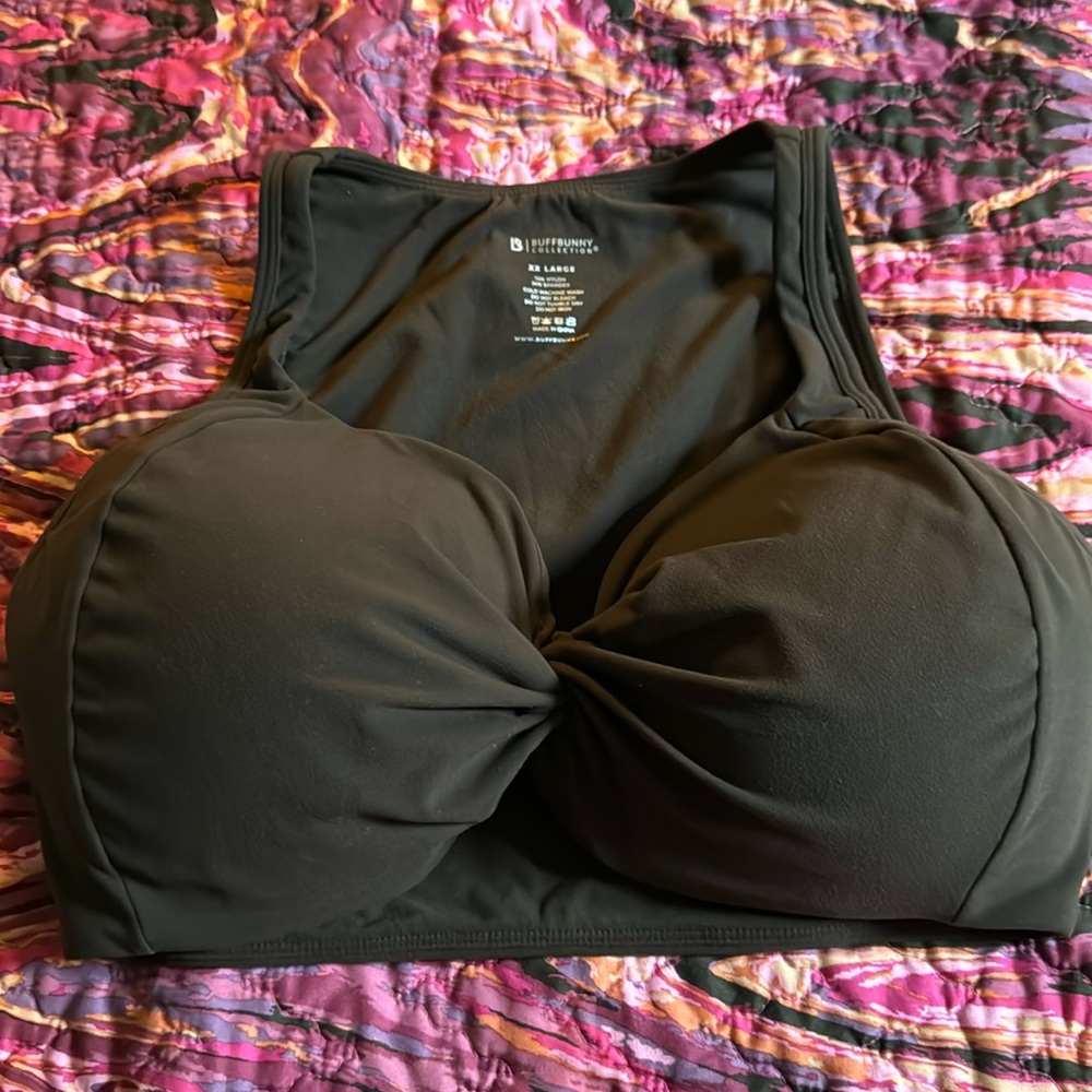 Buffbunny Twisted Curve sports bra